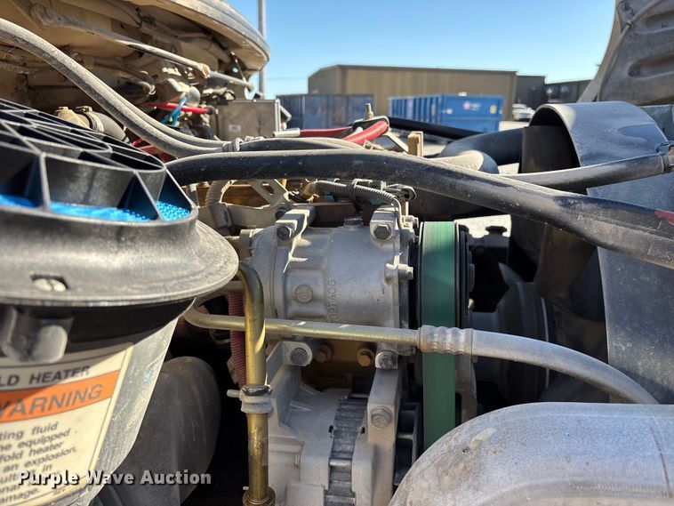 image for item FG0465 2004 Freightliner Business Class M2 bucket truck