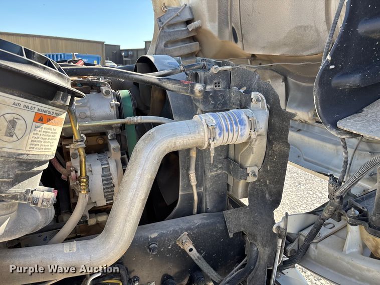 image for item FG0465 2004 Freightliner Business Class M2 bucket truck