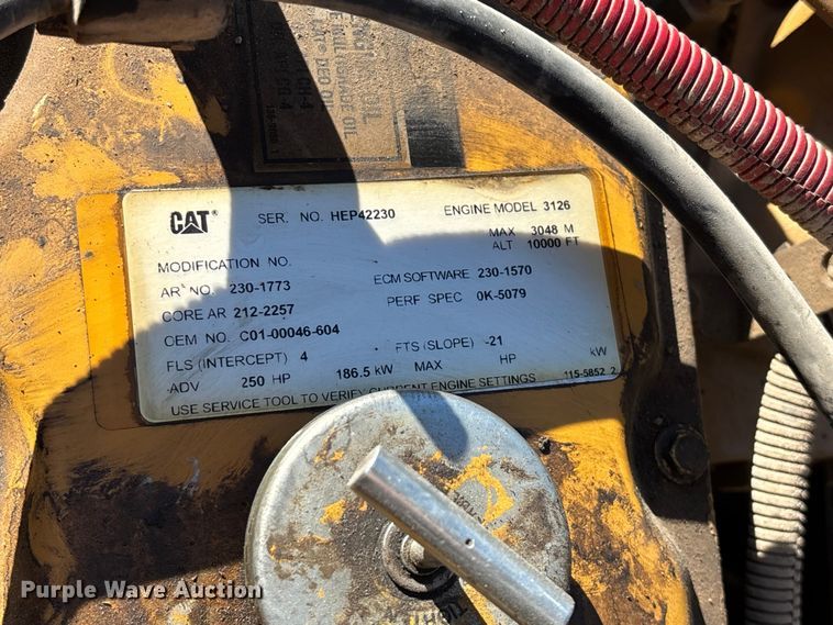 image for item FG0465 2004 Freightliner Business Class M2 bucket truck