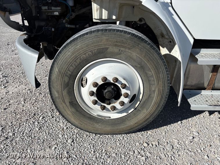 image for item FG0465 2004 Freightliner Business Class M2 bucket truck