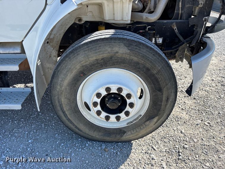 image for item FG0465 2004 Freightliner Business Class M2 bucket truck
