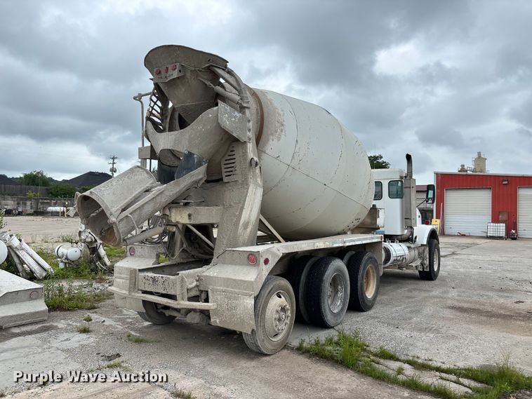 image for item FG0466 2003 Kenworth T800 ready mix truck