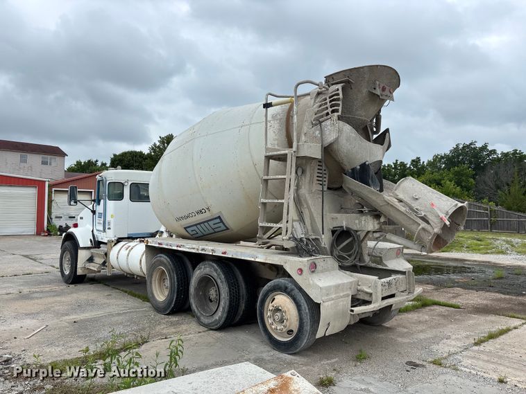 image for item FG0466 2003 Kenworth T800 ready mix truck