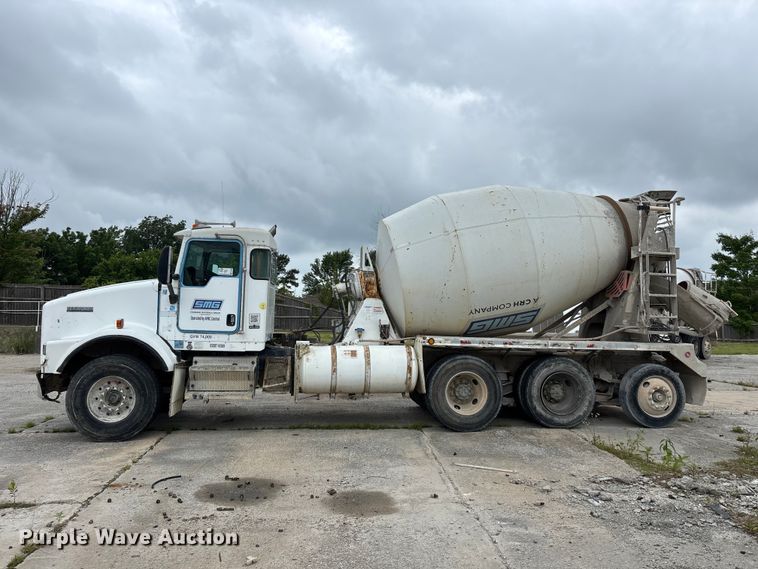 image for item FG0466 2003 Kenworth T800 ready mix truck