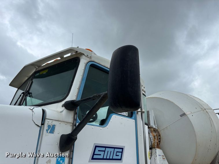 image for item FG0466 2003 Kenworth T800 ready mix truck