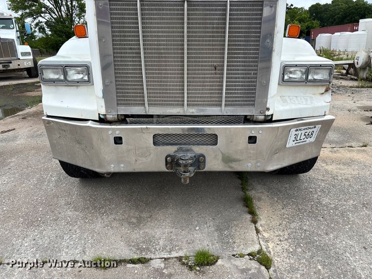 image for item FG0466 2003 Kenworth T800 ready mix truck