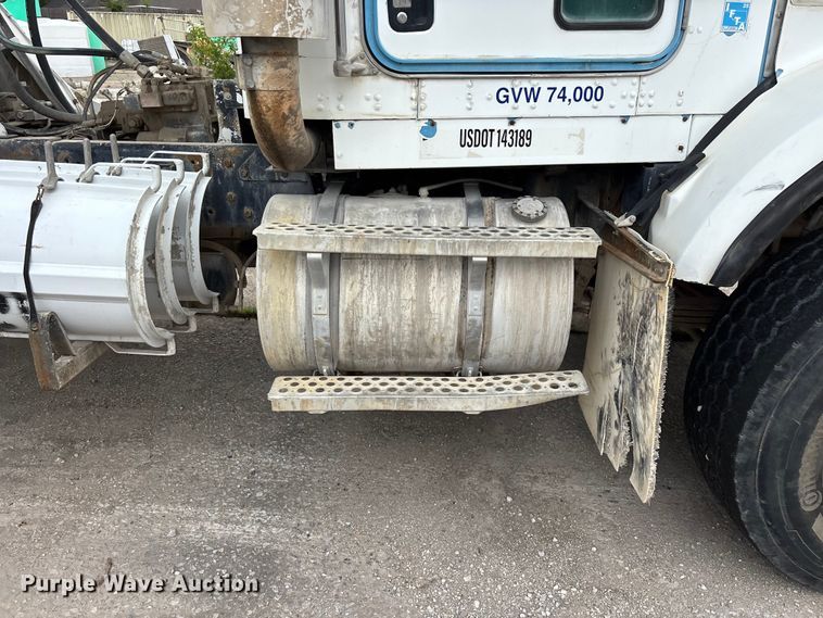 image for item FG0466 2003 Kenworth T800 ready mix truck