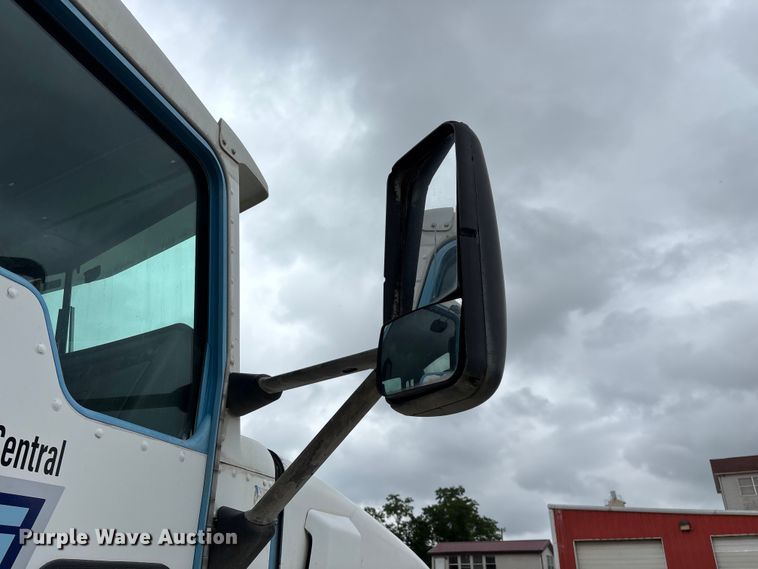 image for item FG0466 2003 Kenworth T800 ready mix truck
