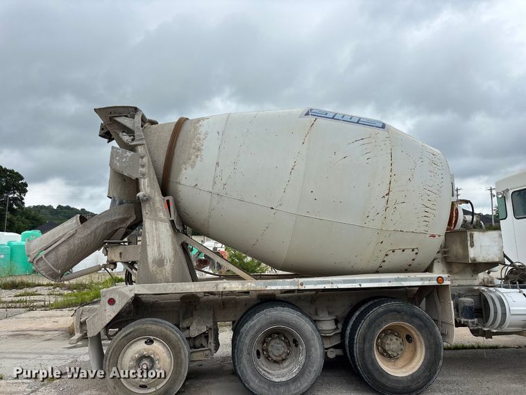 image for item FG0466 2003 Kenworth T800 ready mix truck