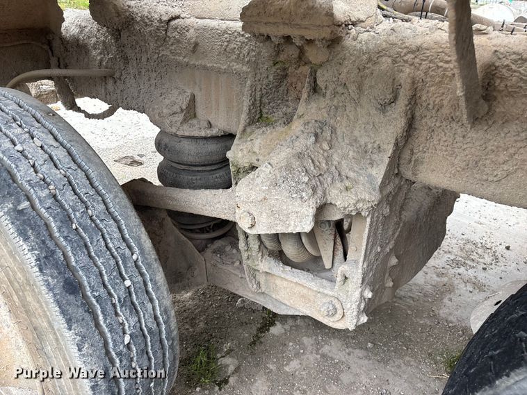 image for item FG0466 2003 Kenworth T800 ready mix truck