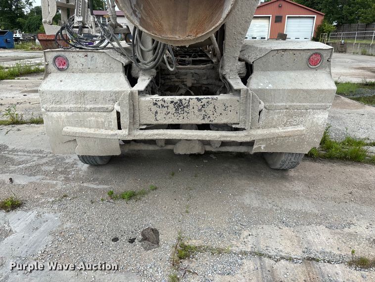 image for item FG0466 2003 Kenworth T800 ready mix truck