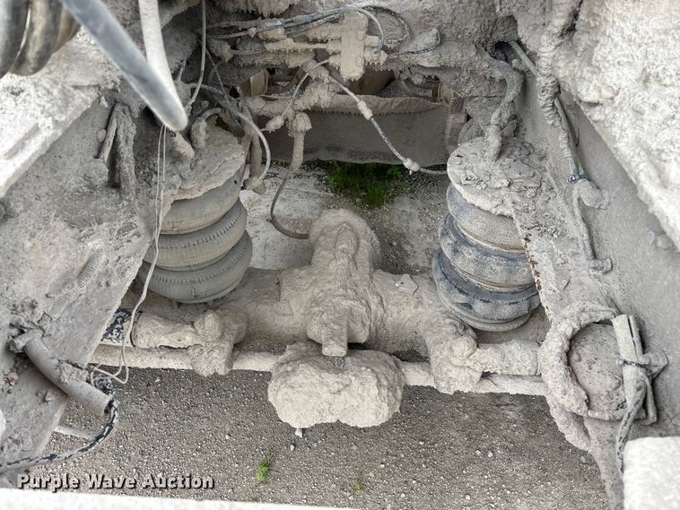 image for item FG0466 2003 Kenworth T800 ready mix truck