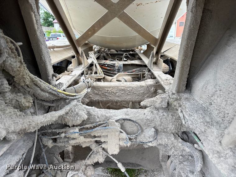 image for item FG0466 2003 Kenworth T800 ready mix truck