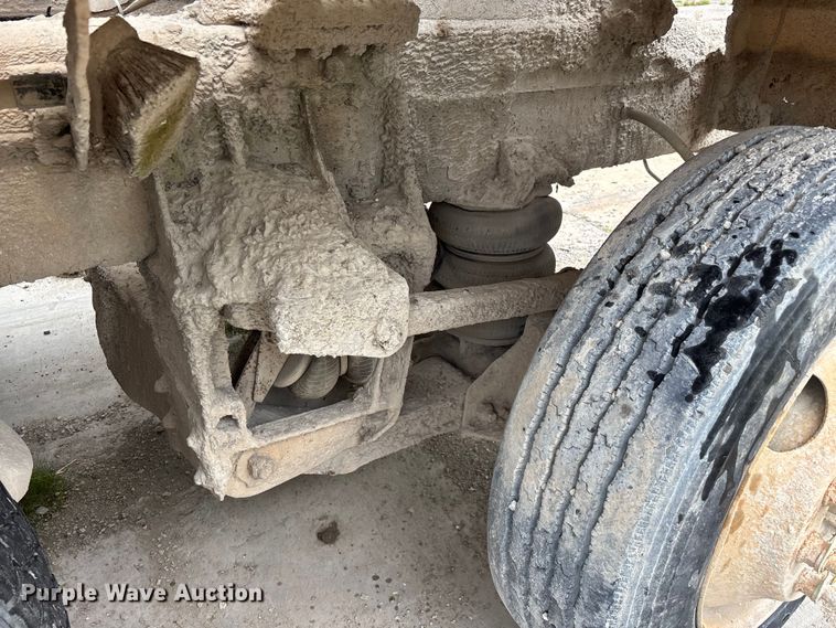 image for item FG0466 2003 Kenworth T800 ready mix truck