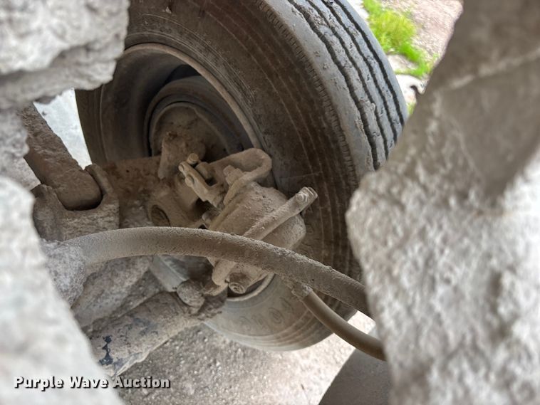 image for item FG0466 2003 Kenworth T800 ready mix truck