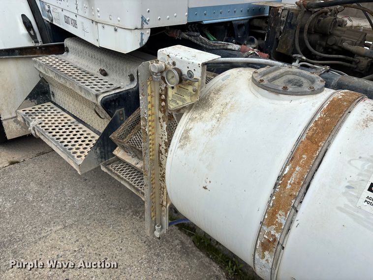 image for item FG0466 2003 Kenworth T800 ready mix truck
