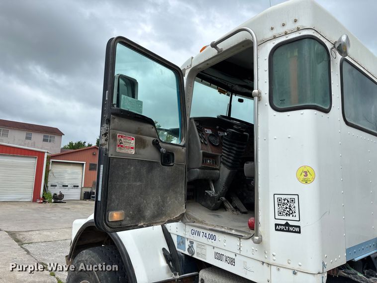 image for item FG0466 2003 Kenworth T800 ready mix truck