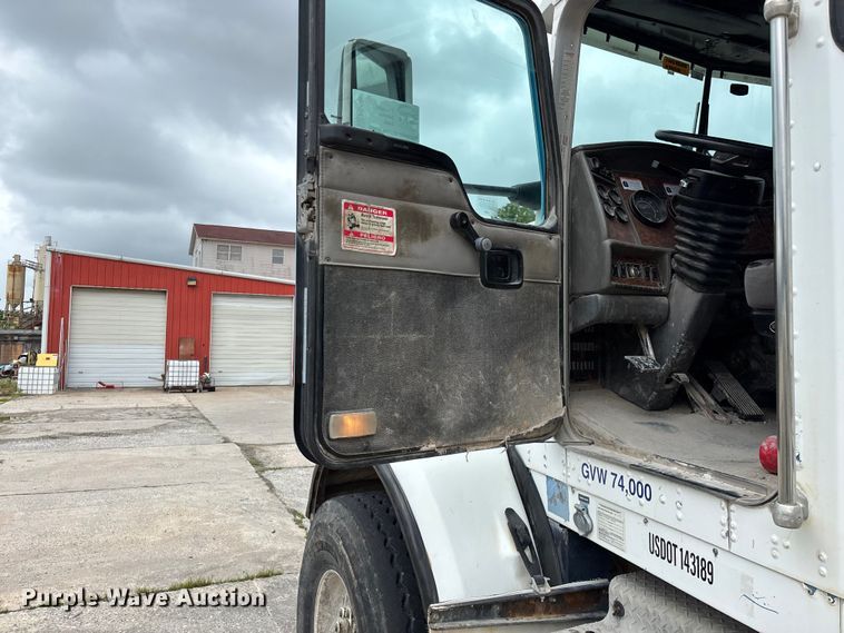image for item FG0466 2003 Kenworth T800 ready mix truck