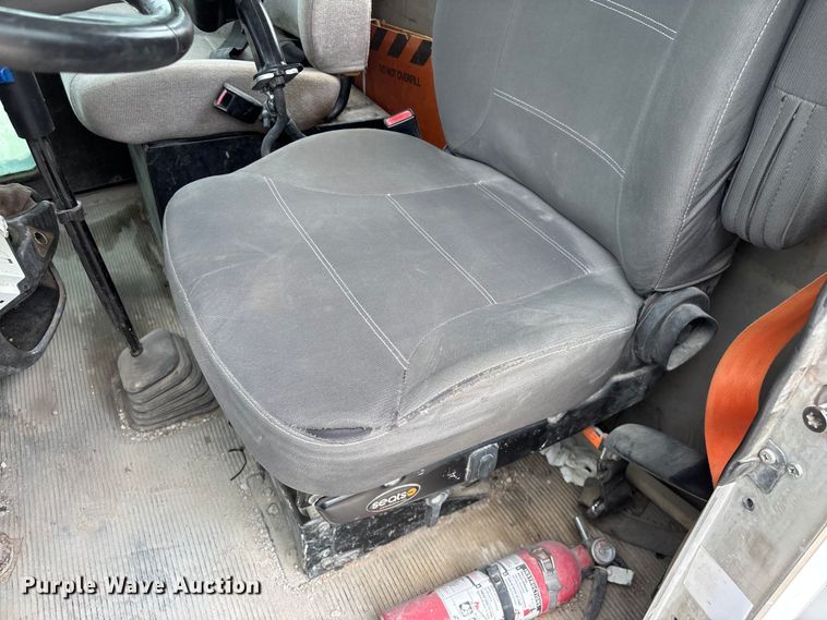 image for item FG0466 2003 Kenworth T800 ready mix truck