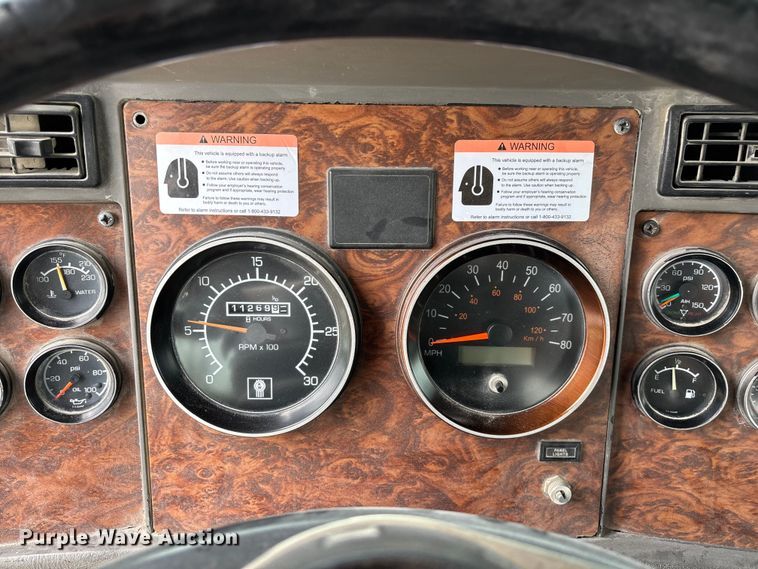 image for item FG0466 2003 Kenworth T800 ready mix truck