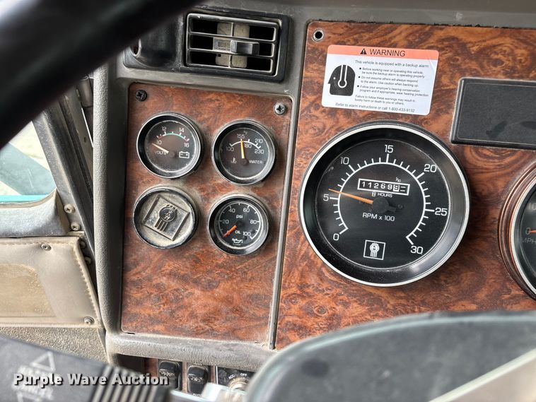 image for item FG0466 2003 Kenworth T800 ready mix truck