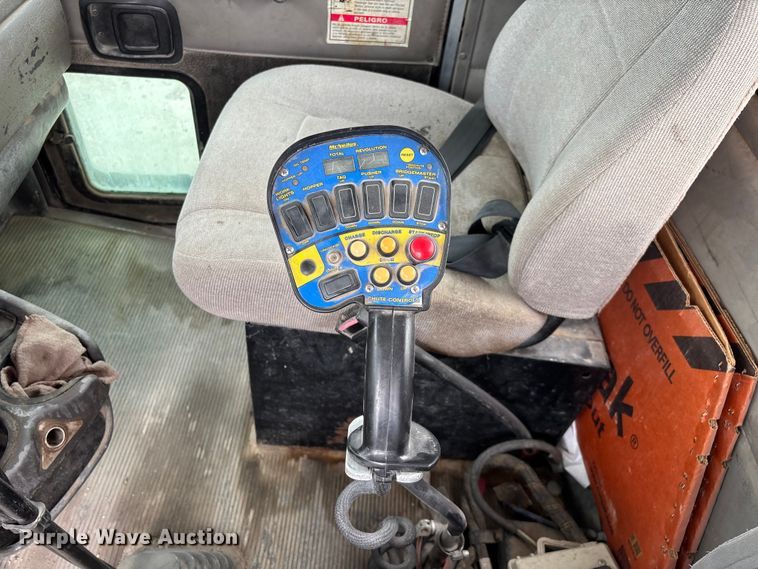 image for item FG0466 2003 Kenworth T800 ready mix truck