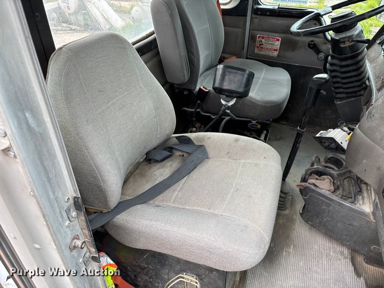 image for item FG0466 2003 Kenworth T800 ready mix truck
