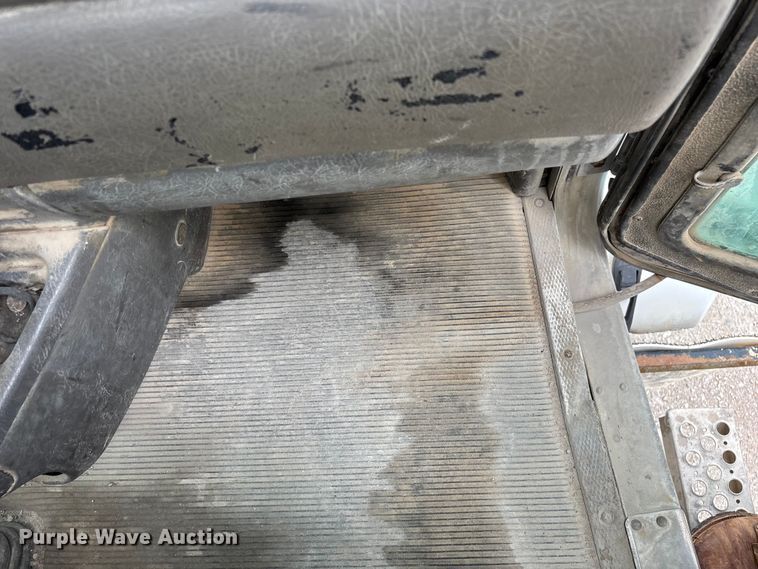 image for item FG0466 2003 Kenworth T800 ready mix truck