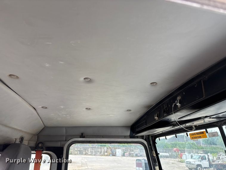 image for item FG0466 2003 Kenworth T800 ready mix truck