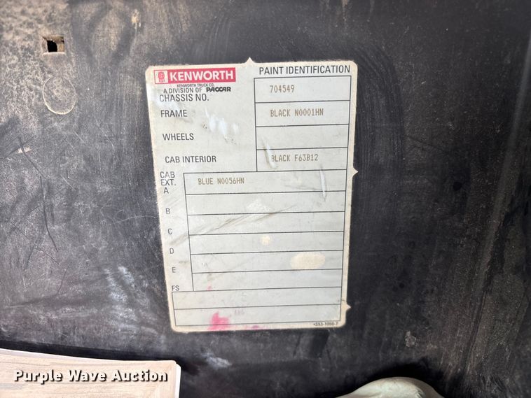 image for item FG0466 2003 Kenworth T800 ready mix truck