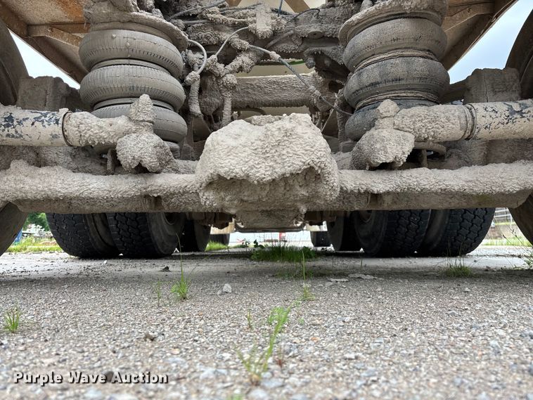 image for item FG0466 2003 Kenworth T800 ready mix truck