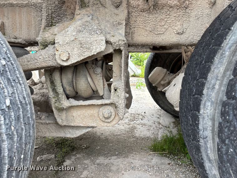 image for item FG0466 2003 Kenworth T800 ready mix truck