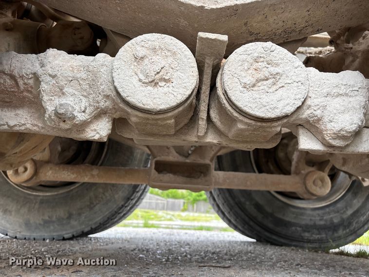 image for item FG0466 2003 Kenworth T800 ready mix truck