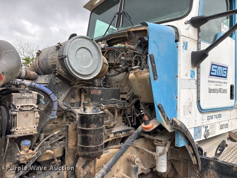 image for item FG0466 2003 Kenworth T800 ready mix truck