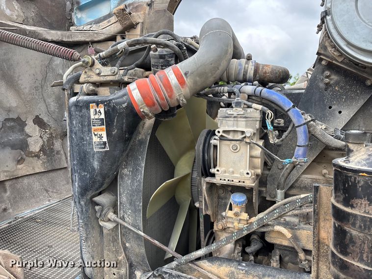 image for item FG0466 2003 Kenworth T800 ready mix truck