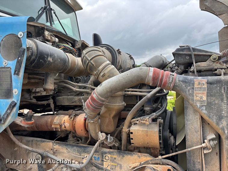 image for item FG0466 2003 Kenworth T800 ready mix truck