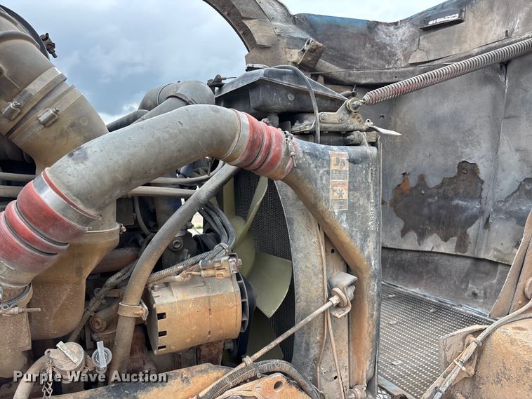 image for item FG0466 2003 Kenworth T800 ready mix truck