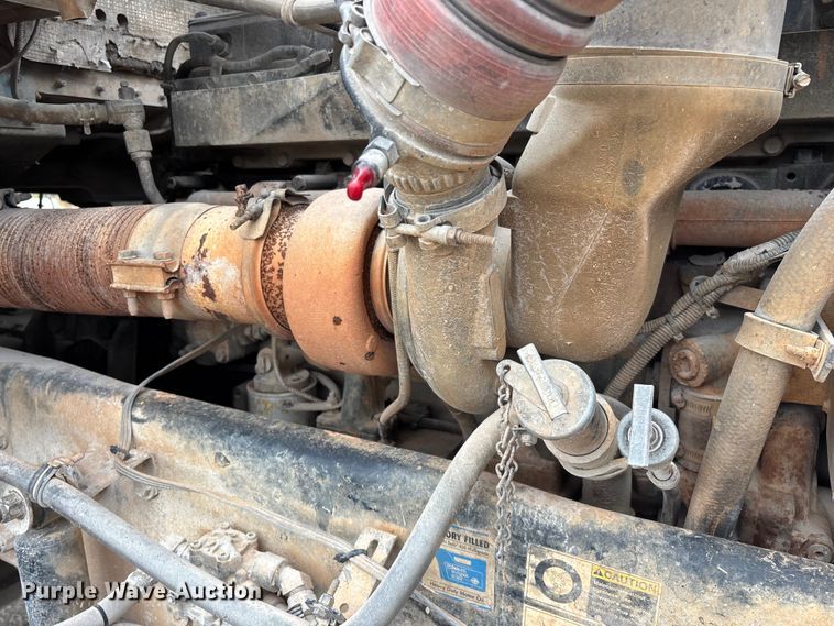 image for item FG0466 2003 Kenworth T800 ready mix truck