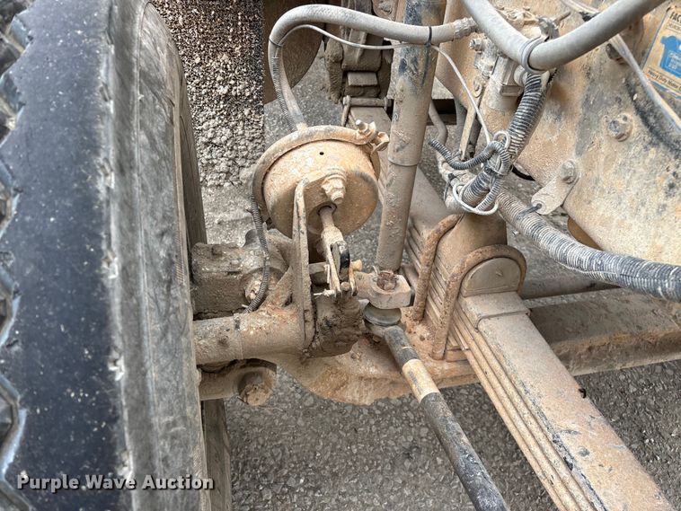 image for item FG0466 2003 Kenworth T800 ready mix truck