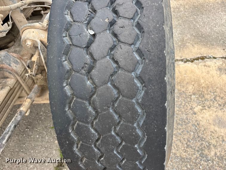 image for item FG0466 2003 Kenworth T800 ready mix truck
