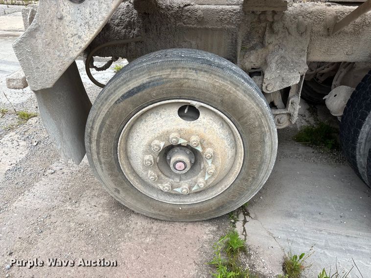 image for item FG0466 2003 Kenworth T800 ready mix truck