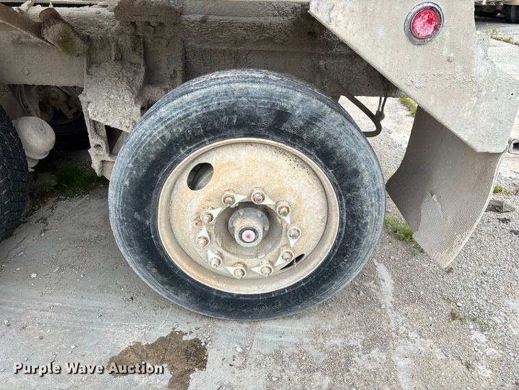 image for item FG0466 2003 Kenworth T800 ready mix truck