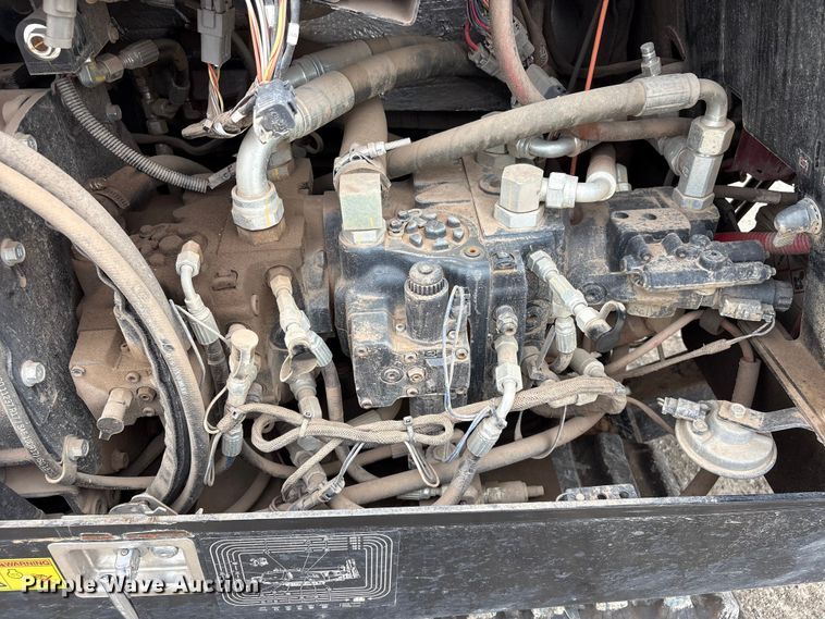 image for item FI0228 2019 Ditch Witch JT20 directional boring unit