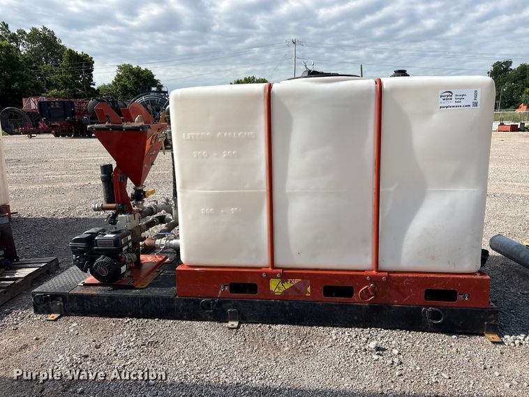 image for item FI0229 2020 Ditch Witch FM5X mud mixer