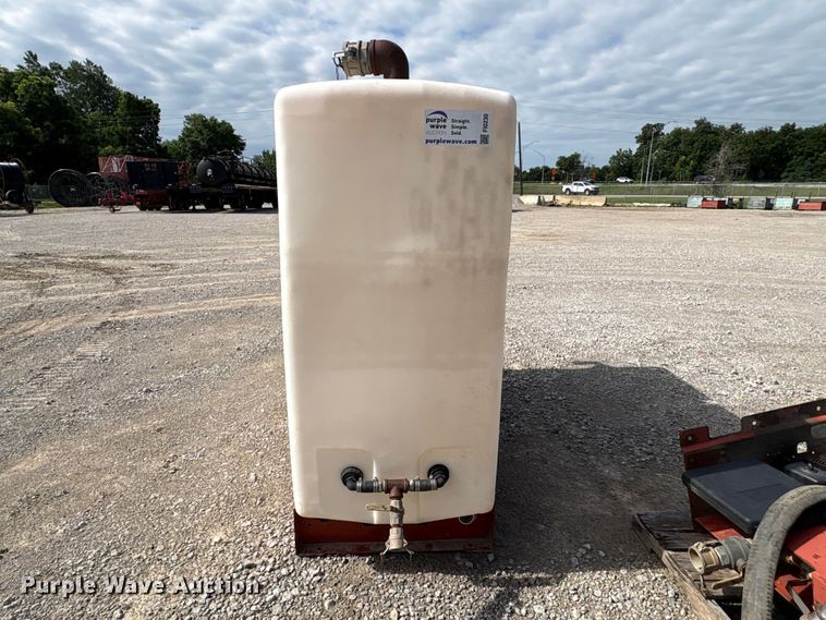 image for item FI0230 Ditch Witch mud mixing tank