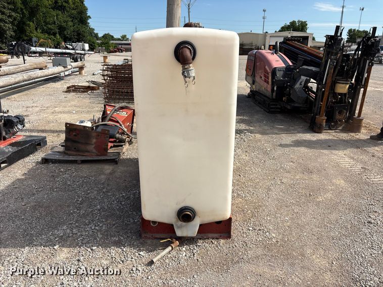 image for item FI0230 Ditch Witch mud mixing tank