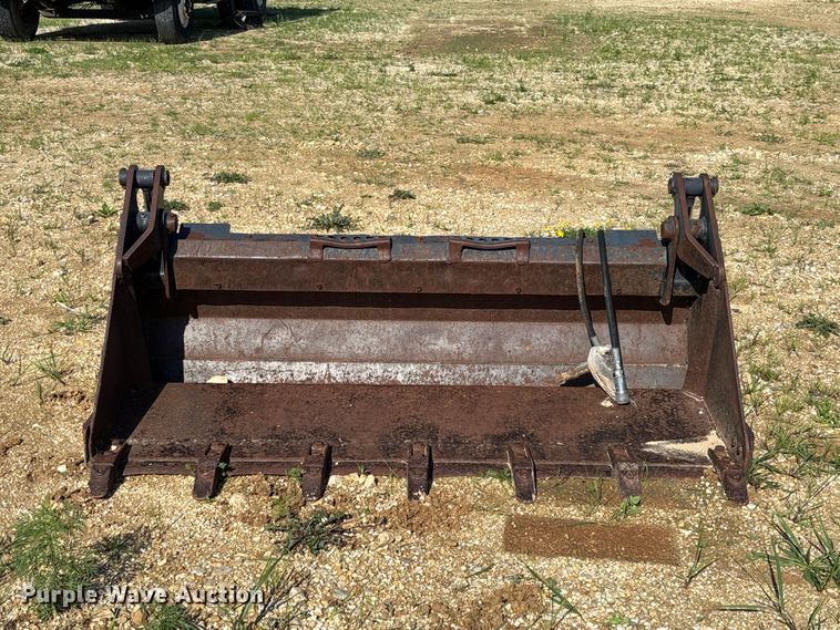 image for item FI1670 Skid steer bucket
