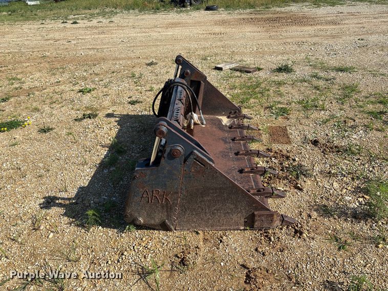 image for item FI1670 Skid steer bucket