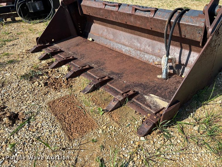 image for item FI1670 Skid steer bucket