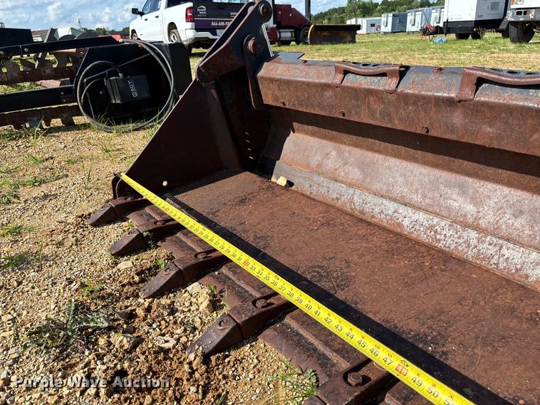 image for item FI1670 Skid steer bucket